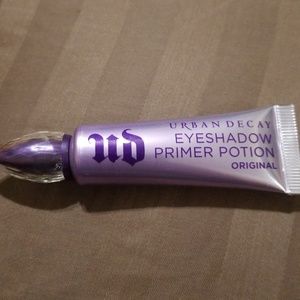 Urban Decay Eyeshadow Primer Potion